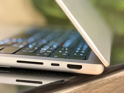 MacBook M4 Max 14-inch