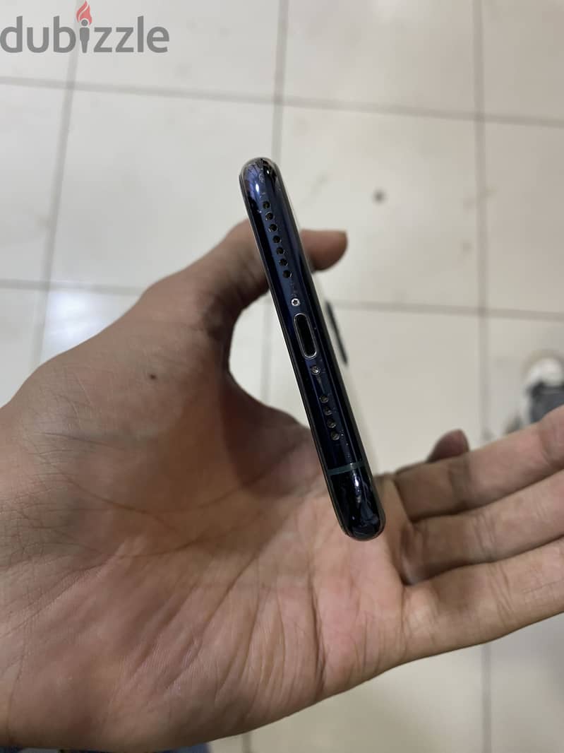Apple - iPhone 11 Pro Max 2