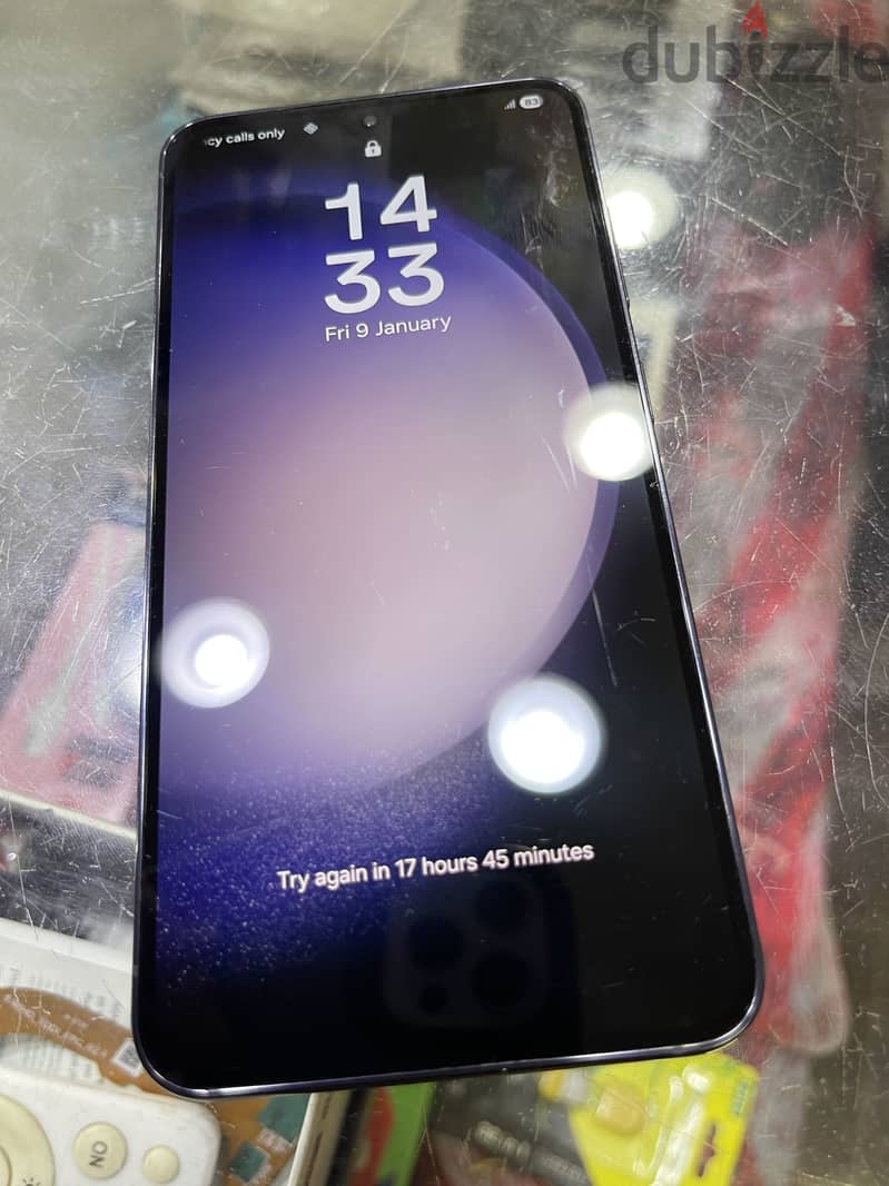 Samsung S23 7