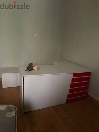 White and red desk
