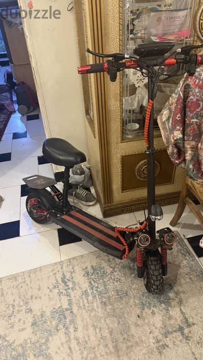 اسكوتر كهربايي