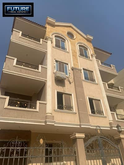 A 190 m apartment in the Southern Investors in the Fifth Settlement, New Cairo, wall to wall with Mountain View