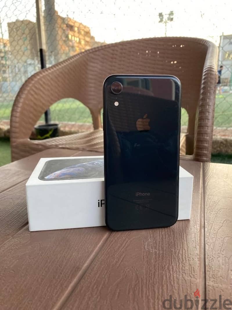 Apple - iPhone XR 8