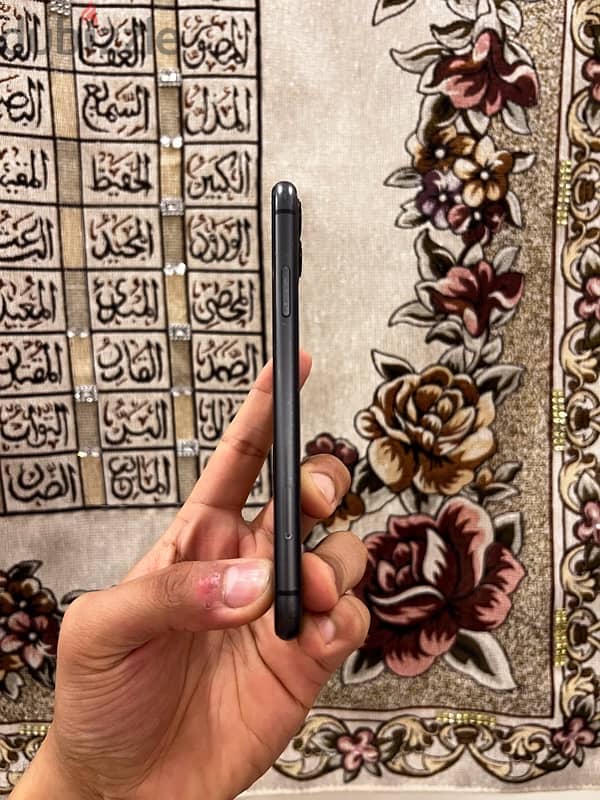 iPhone 11 3