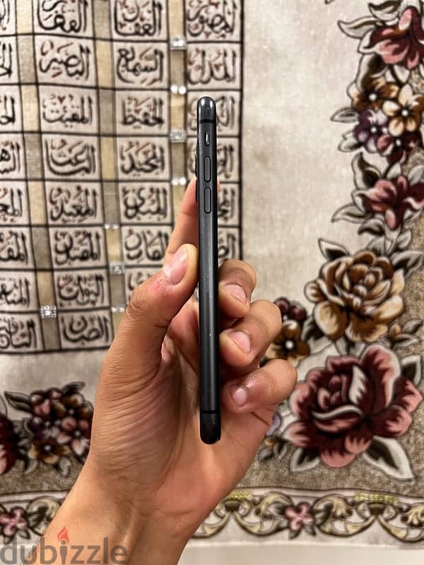 iPhone 11 4