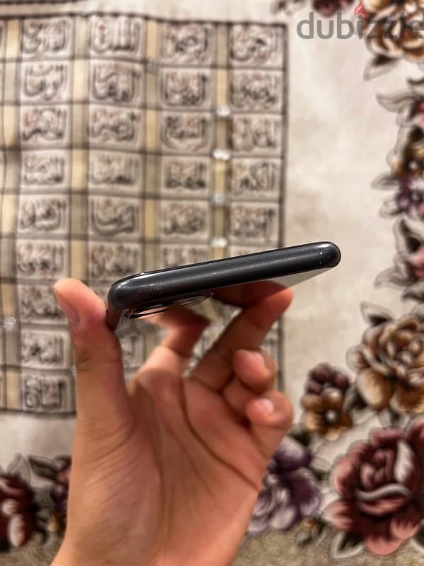 iPhone 11 5