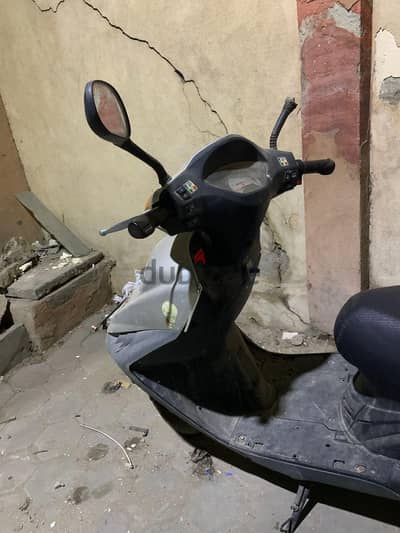 اسكوتر كهرباء عاوز بطاريات فقط