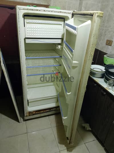 تلاجة كريازي مستعملة للبيع