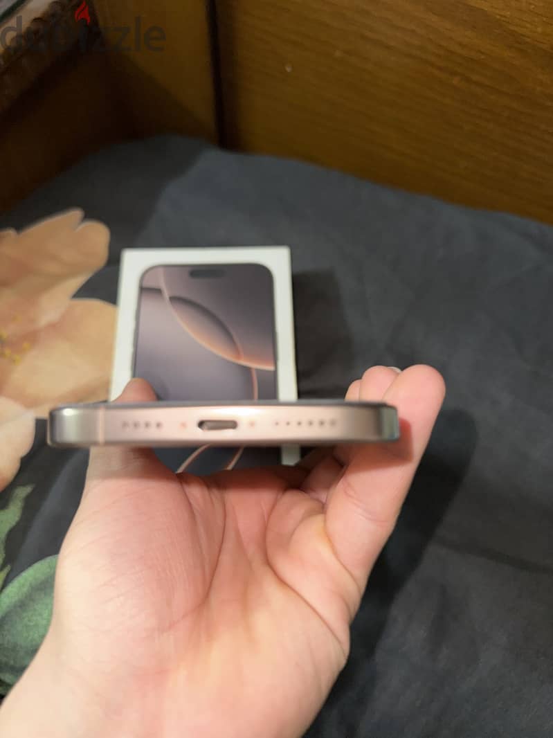 Apple - iPhone 16 Pro Max 1