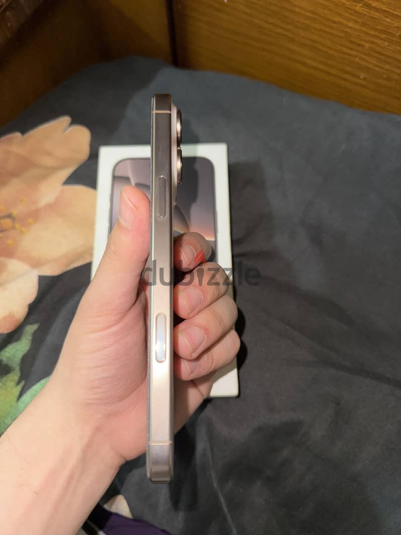 Apple - iPhone 16 Pro Max 3