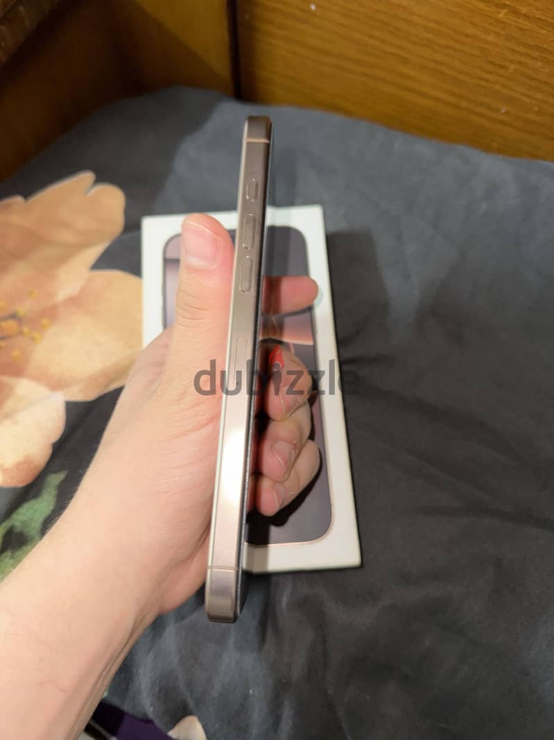 Apple - iPhone 16 Pro Max 4