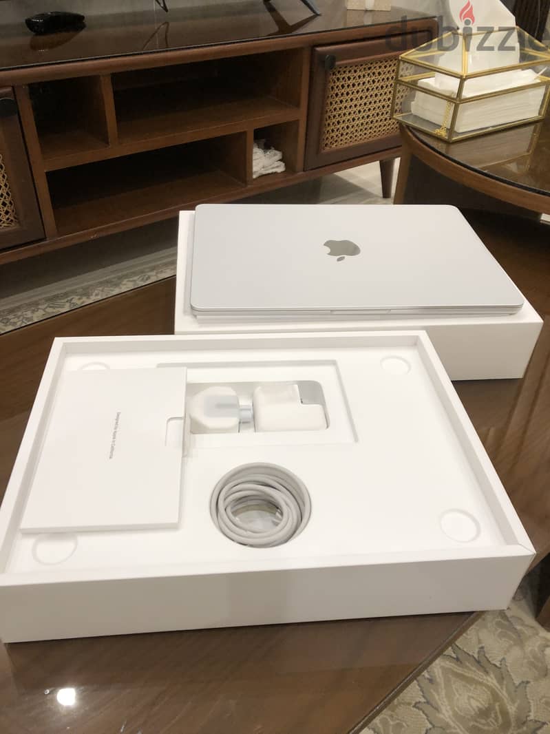 Macbook Air M2 8 GB - 512 GB 2