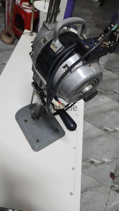 مقص 10 بوصة ومكوه بخار للبيع