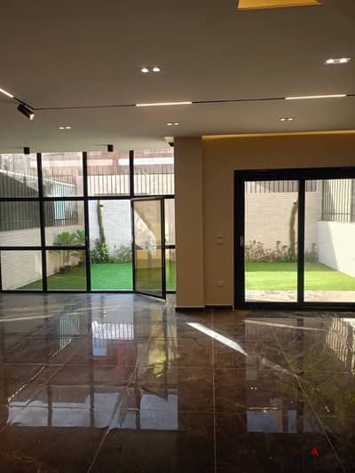 Townhouse for sale at Sheikh Zayed next to Beverly Hills Ground and First floor and Roof finished Super Lux in Continental Compound Ground reception two pieces Bathroom Garden front and back Second floor 3 rooms + roof with rooms