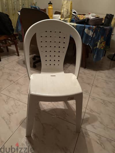 كرسى بلاستك