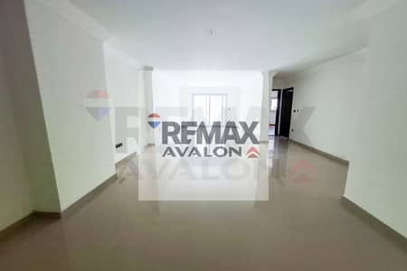 Apartment for rent 220 m Saya Pasha (directly on the tram)