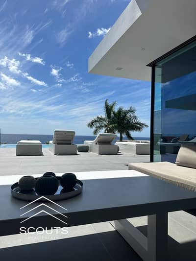 فيو بانورامي علي المياه الفيروزيه شاليه للبيع High-End متشطب بالكامل ultra super luxe لوكيشن مميز في قلب را س الحكمه ras hekma قرب ماونتن فيو و فوكا