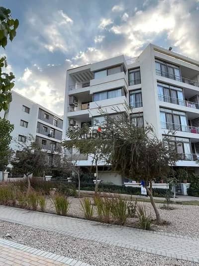 Apartment open view landscaped bahari corner prime location in New Cairo, directly opposite Cairo Airport and minutes from Heliopolis