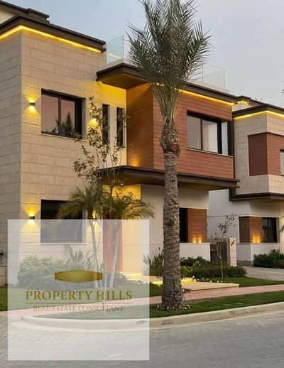 townhouse villa for sale in 5th settlement prime location  in golden square next to AUC with  competitive price and long installments! limited units !