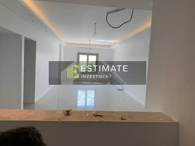 Unfurnished 160m apartment for rent in Galleria