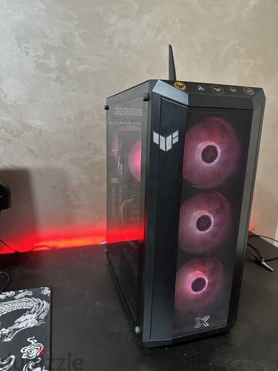 كيسة Xigmatek Master X Pro + باور سبلاي 700 وات (بحالة الزيرو)