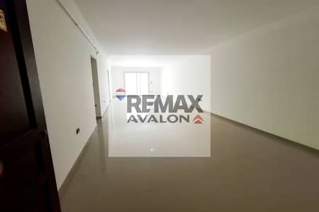 Apartment for rent 210 m first residence Saba Pasha (direct tram)