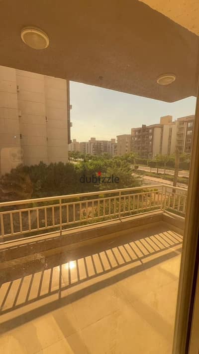 شقه ارضي بجاردن بدون اوفر في وصال ريزيدنس
