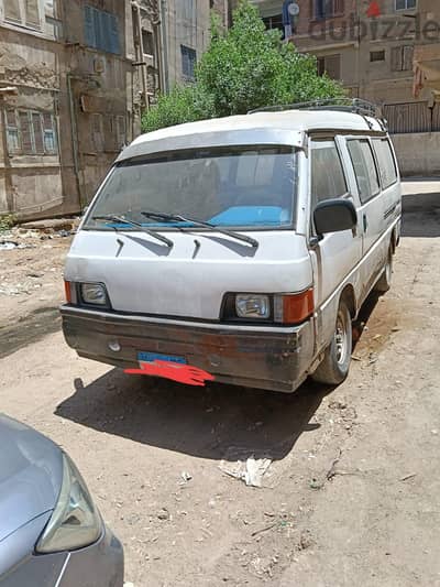 Mitsubishi Van 1989