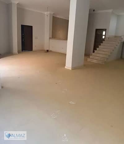 Unfurnished duplex, 285 sq m, for rent in New Andalus, Fifth Settlement, near main roads.