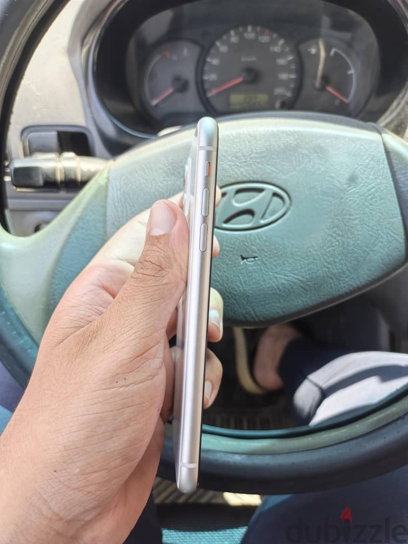 Apple - iPhone 11 4