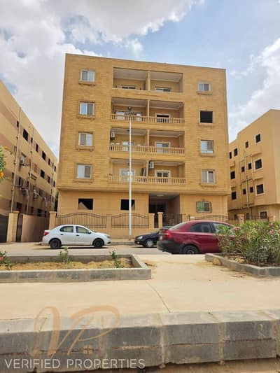 Apartment for sale on the ground floor with a garden in El Shorouk City, 200 square meters