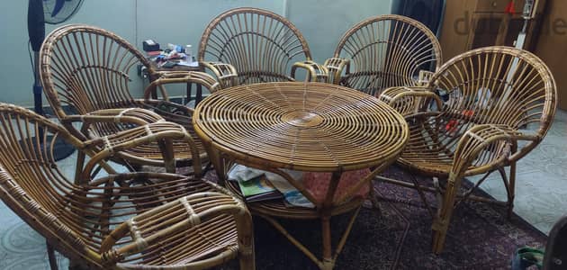 طقم بامبو ترابيزة دائرية كبيرة و ٦ كراسي كبيرة
