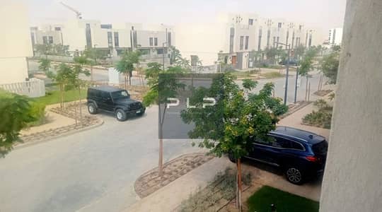 تاون هاوس ريسيل كورنر للبيع استلام فوري بموقع استراتيجي في كمبوند البروج بمدينة الشروق امام المركز الطبي العالمي