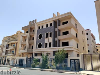 Your chance in the best location in Andalusia, an apartment of 185 meters, immediate delivery on the main road, directly opposite the Katameya Dunes Compound, the last apartment in the building, for a total price of 5,400,000