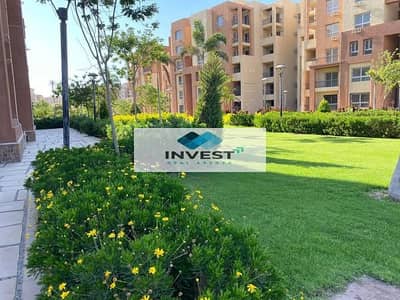 For sale, fully furnished with appliances and air conditioning: a 100 sq m apartment in the prestigious B8 phase of Madinaty, ground floor with a dedi
