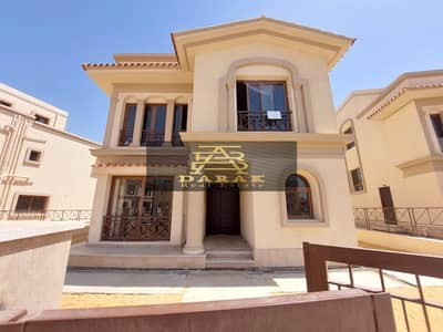 لو بتدور علي فيلا منفصله بمدينتي سواء للسكن او الاستثمار وفرتلك فيلا ممتازه