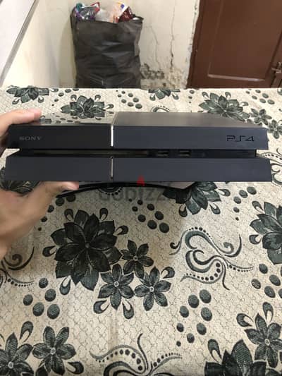 ps4 مفيش اي عيوب سوفت ٩ متهكر الألعاب بتنزل عليه ببلاش