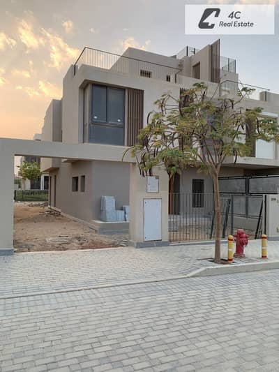 TITLE: Townhouse Middle 234 sqm for Sale in Sodic East  Ultra Super Lux Finishing  Prime Elevated Location | Owner Direct