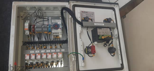 لوحة تحكم تكييف غرف سيرفرات Lead/Lag Controller شغالة بالكامل
