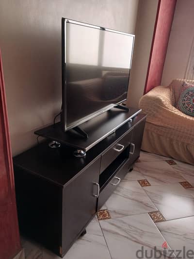 Lg 43 selling with tv stand