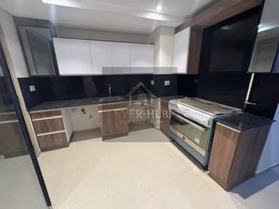 Villa for rent in Owest Compound, with kitchen and air conditioning, 4 bedrooms, large garden, prime location.