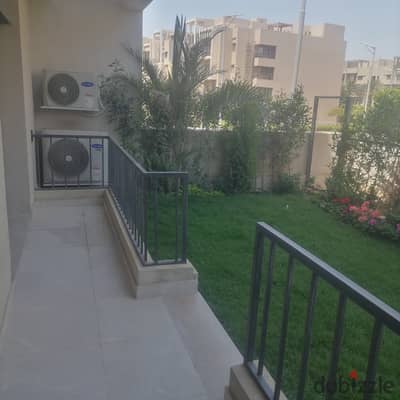 Ground floor apartment with garden for rent in Al Marasem, 136 m, two bedrooms + two bathrooms, prime location, sea view.