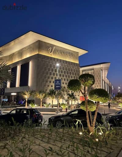 Premium administrative headquarters 94m fully finished for rent in the midst of the largest companies in U Venues mall, Fifth Settlement Premium administrative headquarters 94m fully finished for rent in the midst of the largest companies in U Venues mall, Fifth Settlement