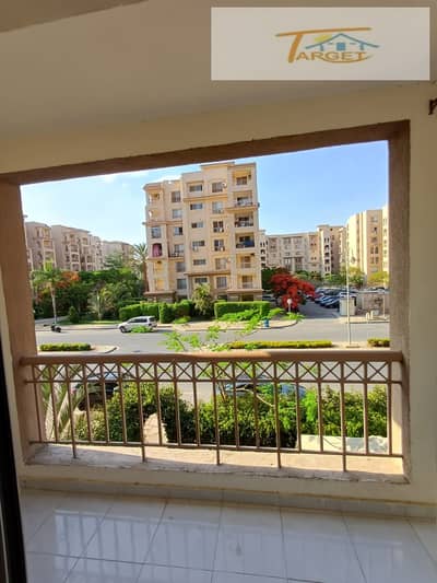 107 متر apartment for sale in the finest initial stages B2 garden view and ultra-super-lux finishes ready for housing and immediate investment    division :  ( 2 bedrooms + 1