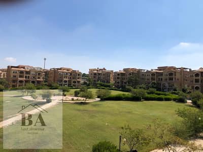 دوبلكس ايجار مفرش داخل كومبواند الخمائل الشيخ زايد امام هايبر وان مرحله تانيه الهضبه الدوبلكس الفيو علي لاند سكيب تاني وتالت ورووف تشطيب نظيف ومكيف بالكامل