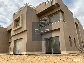 فيلا مستقلة للبيع اقل من سعر السوق ريسيل استلام فوري متشطبة بالتكييفات والمطبخ في كمبوند فليدج جيت قطامية بالم هيلز التجمع الخامس بفيو مفتوح