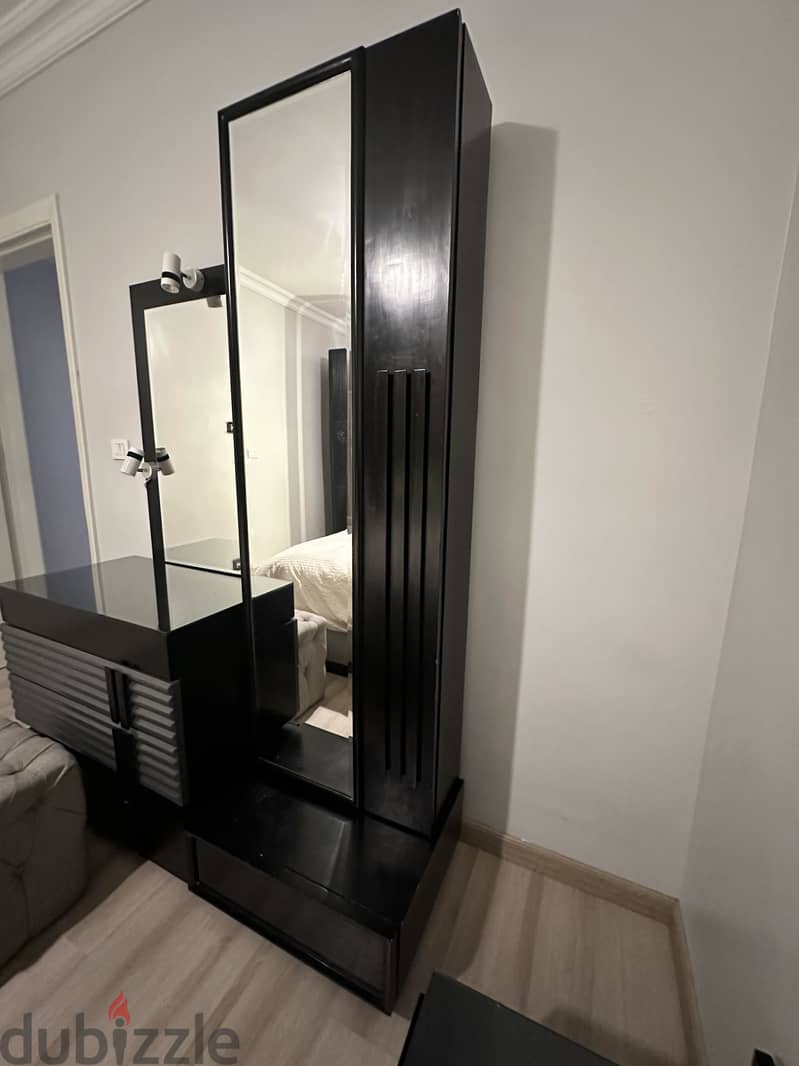 Bedroom (master) 4