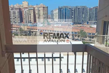 شقة للإيجار مطلاتها مفتوحة في سموحة (جرين تاورز)