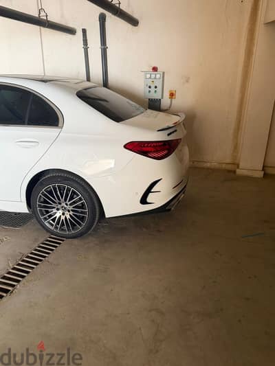 Mercedes-Benz C200 2025