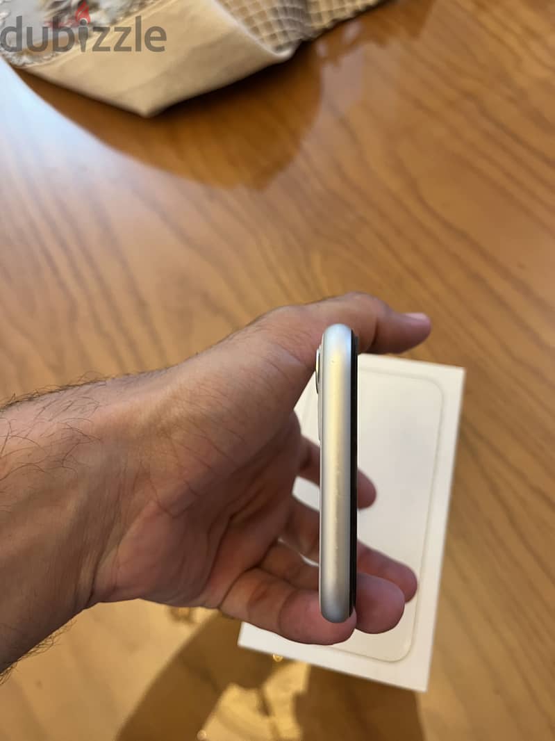 Apple - iPhone 11 7